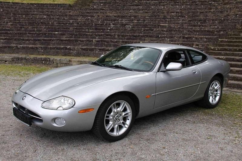 Gebraucht Jaguar XK 284 PS (208 kW) 2000 Silber Coupé