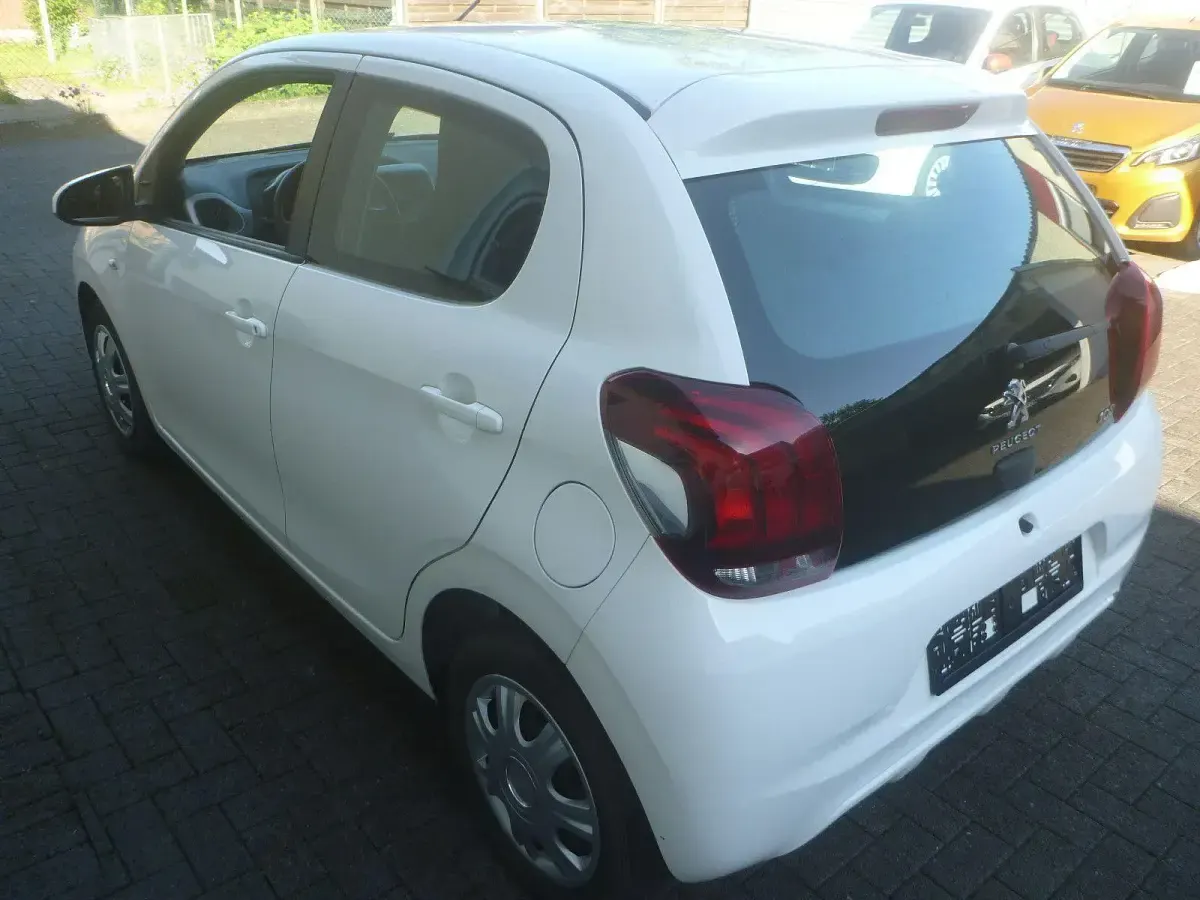 Gebraucht Peugeot 108 69 PS (50 kW) 2018 Weiß Kleinwagen