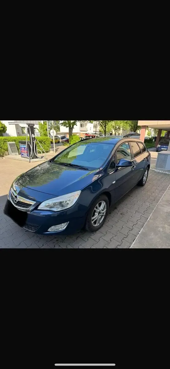 Second-hand Opel Astra 110 CP (80 kW) 2011 Albastru Break