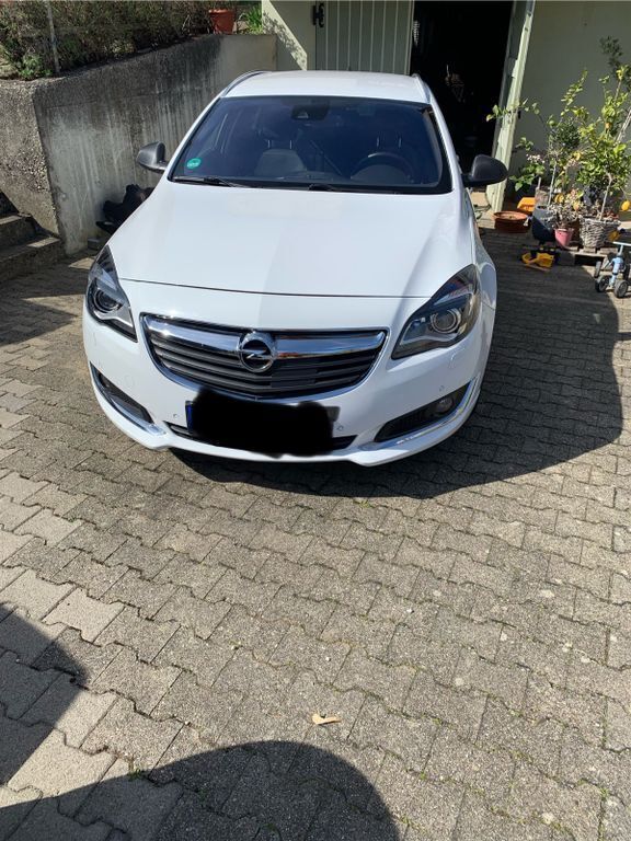 Weiß Gebraucht 2015 Opel Insignia Innovation Kombi | 8.500 € (Fairer Preis) - Bild 1/4