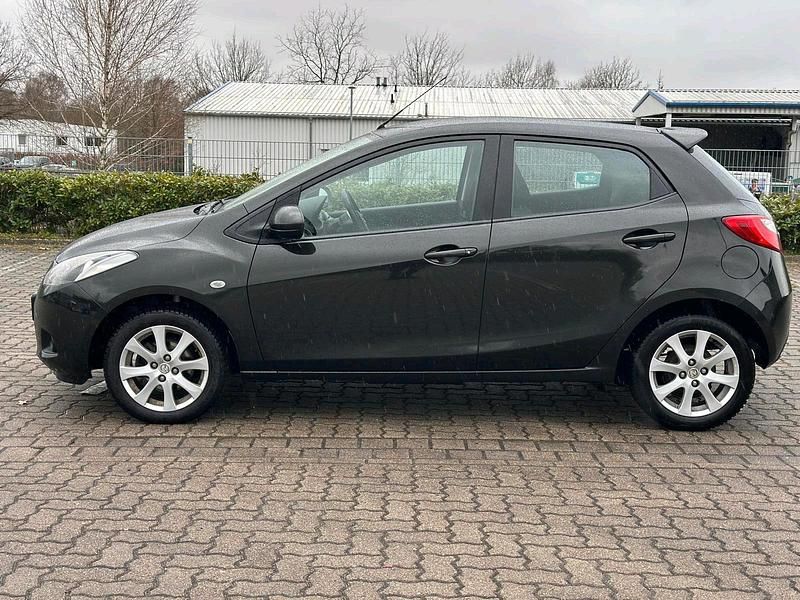 Gebraucht Mazda 2 75 PS (55 kW) 2010 Schwarz Kleinwagen