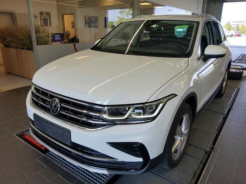 Pure white Gebraucht 2022 VW Tiguan Elegance SUV | 26.885 € (Guter Preis) - Bild 1/4