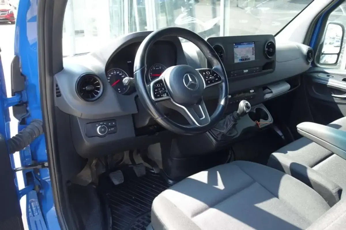 Gebraucht Mercedes Sprinter 150 PS (110 kW) 2022 Blau Van