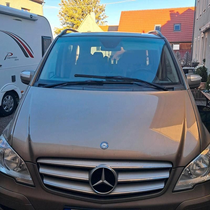 Gelb Gebraucht 2012 Mercedes Viano Van / Kleinbus | 9.999 € (Guter Preis) - Bild 1/4