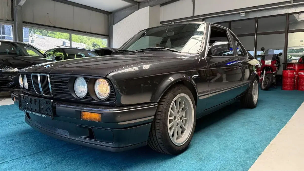 Gebraucht BMW 316 Sport Line 99 PS (72 kW) 1989 Schwarz Cabrio