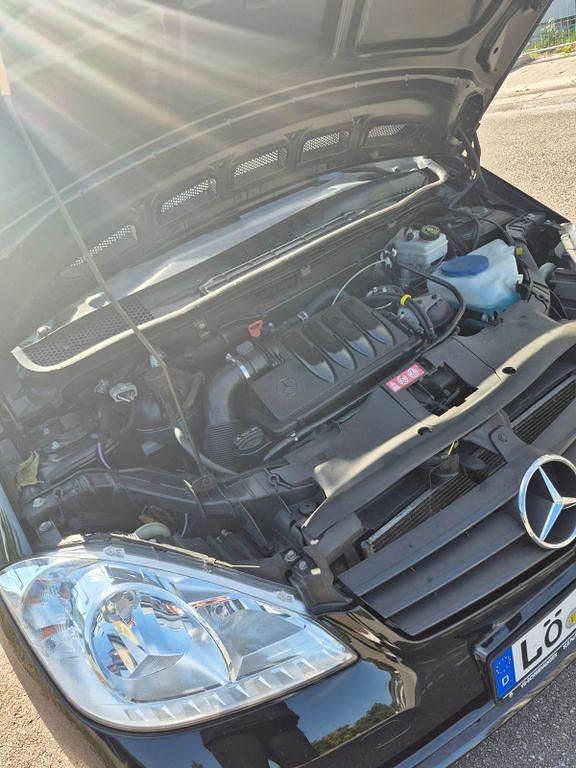 Gebraucht Mercedes A180 109 PS (80 kW) 2010 Schwarz Van / Kleinbus