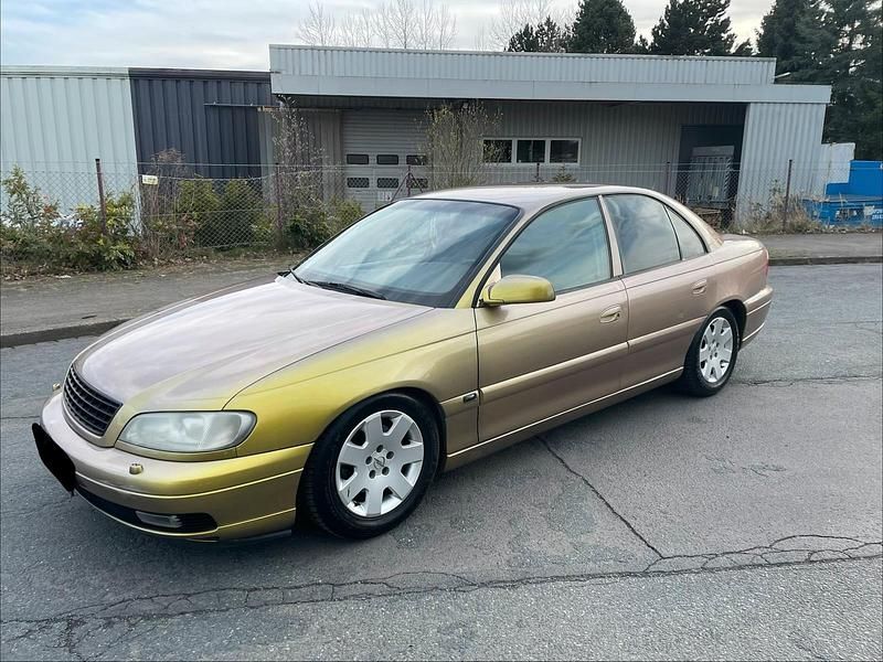 Gebraucht Opel Omega 144 PS (105 kW) 2000 Andere farben Limousine