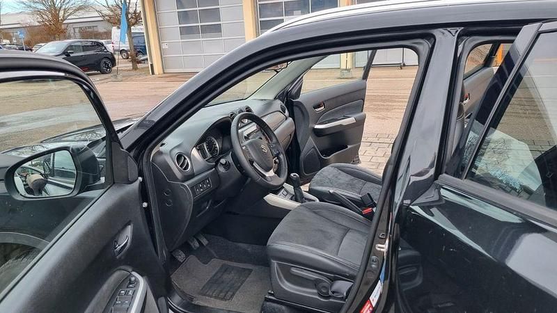 Gebraucht Suzuki Vitara Comfort+ 120 PS (88 kW) 2015 Schwarz SUV