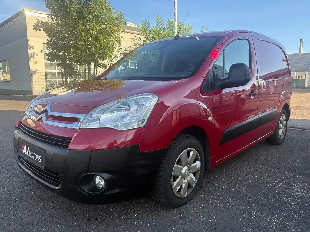 Gebraucht Citroën Berlingo 90 PS (66 kW) 2010 Rot Van / Kleinbus