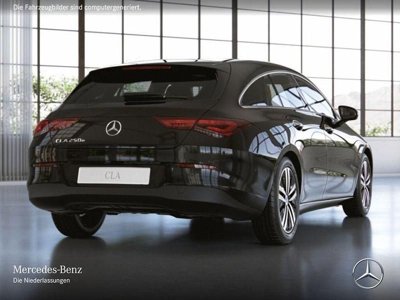 Gebraucht Mercedes CLA250e Shooting Brake 218 PS (160 kW) 2022 Schwarz Kombi