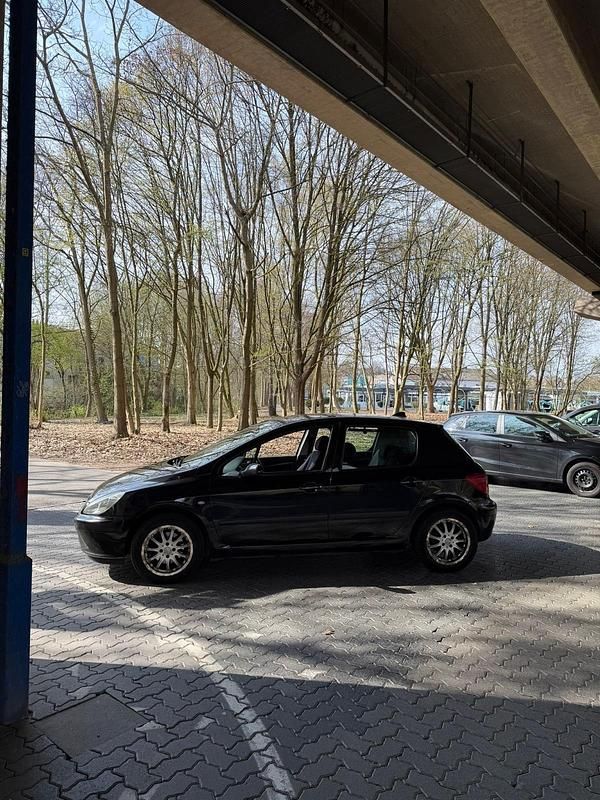 Gebraucht Peugeot 307 100 PS (73 kW) 2002 Schwarz Coupé