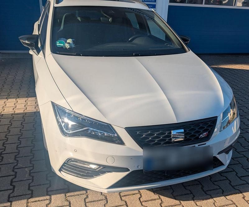 Weiß Gebraucht 2017 Cupra Leon Kombi | 24.500 € (Fairer Preis) - Bild 1/4