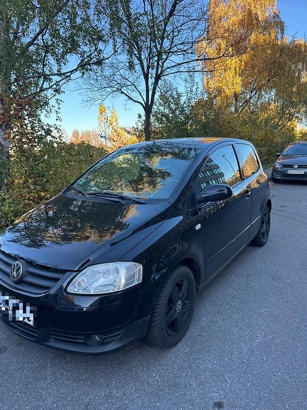 Schwarz Gebraucht 2011 VW Fox Kleinwagen | 1.850 € (Fairer Preis) - Bild 1/4