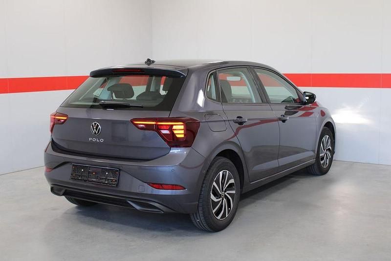 Gebraucht VW Polo Life 95 PS (69 kW) 2023 Grau Kleinwagen