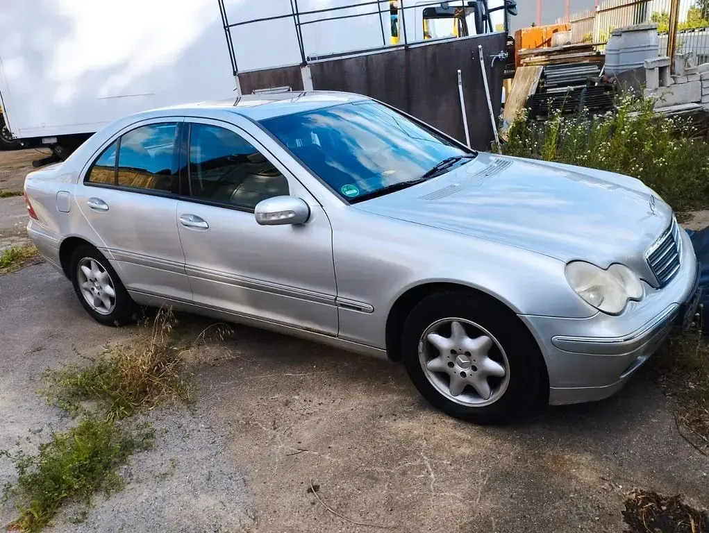 Gebraucht Mercedes C180 Classic 129 PS (94 kW) 2002 Silber Limousine