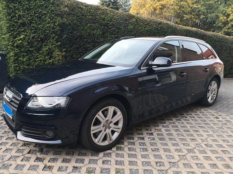 Blau Gebraucht 2009 Audi A4 Ambiente Kombi | 3.500 € (Superpreis) - Bild 1/4
