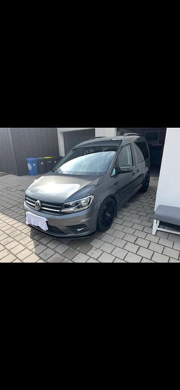 Grau Gebraucht 2020 VW Caddy Comfortline Van / Kleinbus | 20.500 € (Superpreis) - Bild 1/4