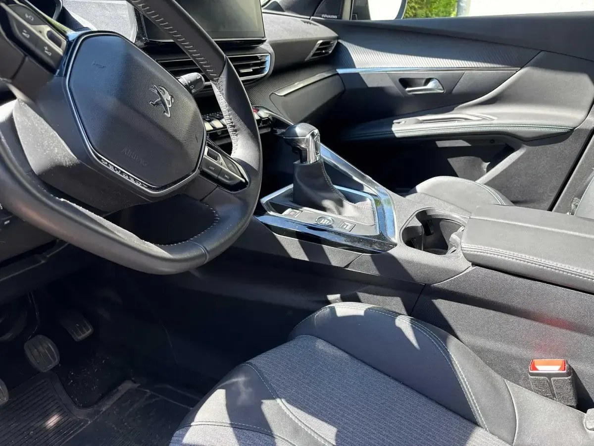Gebraucht Peugeot 3008 Allure 131 PS (96 kW) 2024 Silber SUV