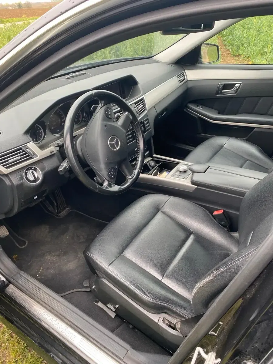 Gebraucht Mercedes E350 265 PS (194 kW) 2012 Schwarz Kombi