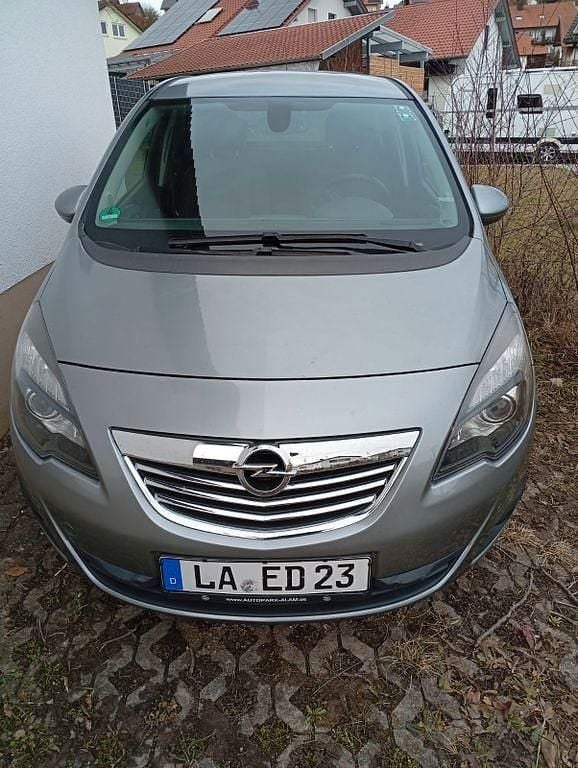 Gebraucht Opel Meriva Edition 110 PS (80 kW) 2013 Silber Van / Kleinbus