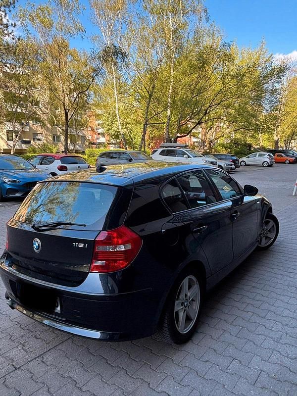 Gebraucht BMW 118 143 PS (105 kW) 2009 Schwarz Kleinwagen