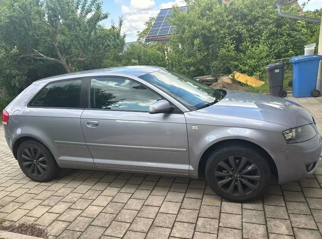 Gebraucht Audi A3 Ambiente 102 PS (75 kW) 2004 Silber Kleinwagen