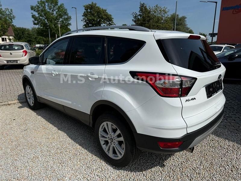 Gebraucht Ford Kuga Trend 150 PS (110 kW) 2018 Frozen white SUV