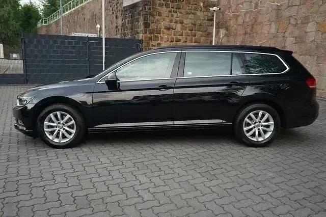 Gebraucht VW Passat Comfortline 150 PS (110 kW) 2019 Schwarz Kombi