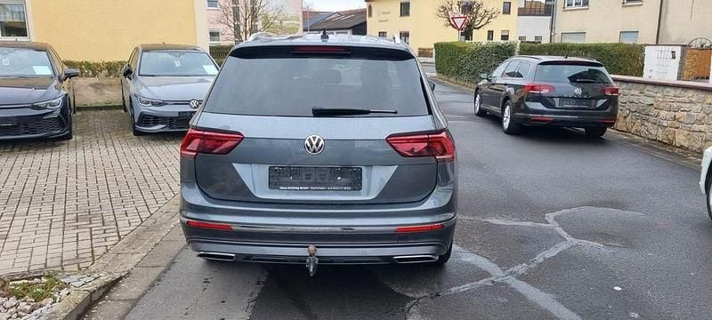 Gebraucht VW Tiguan Allspace Highline 150 PS (110 kW) 2020 Grau SUV
