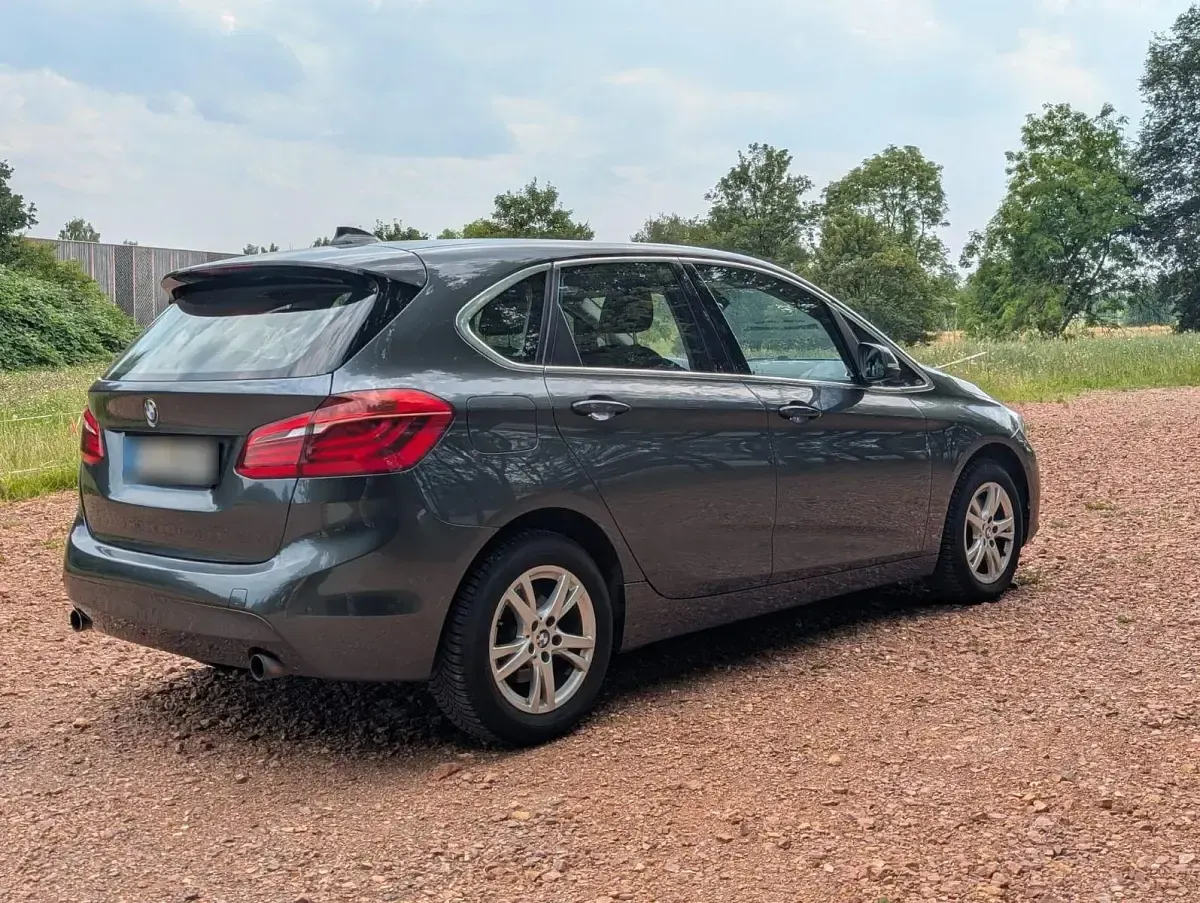 Gebraucht BMW 220 Active Tourer 192 PS (141 kW) 2016 Grau Van / Kleinbus