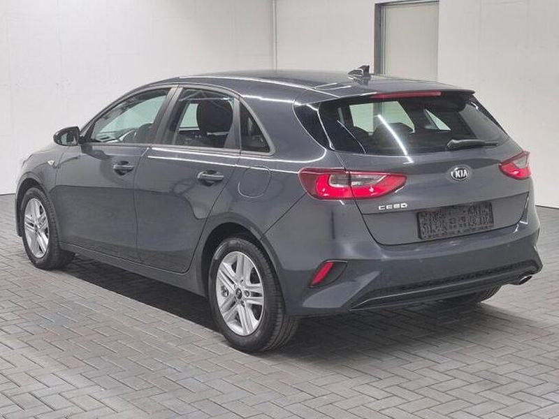 Gebraucht Kia Ceed 99 PS (72 kW) 2019 Pentagraumet. Kleinwagen