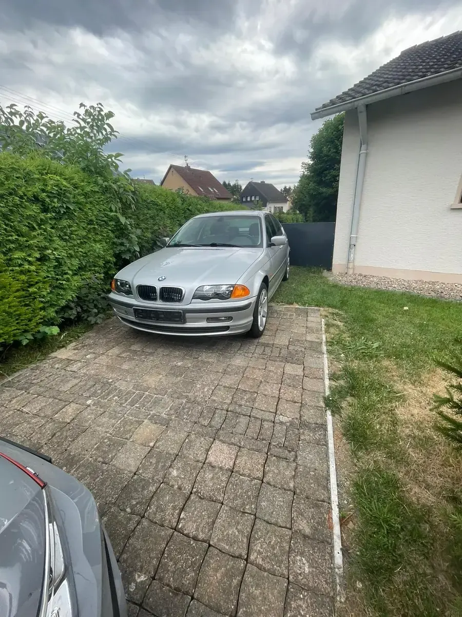Gebraucht BMW 323 170 PS (125 kW) 1999 Silber Limousine