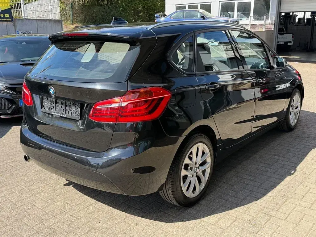 Gebraucht BMW 218 Advantage 136 PS (100 kW) 2017 Schwarz Kombi