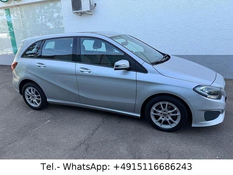 Gebraucht Mercedes B180 122 PS (89 kW) 2017 Silber Van / Kleinbus