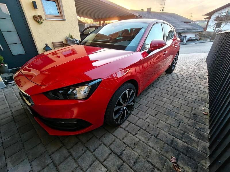 Gebraucht Seat Leon 130 PS (95 kW) 2020 Rot Limousine