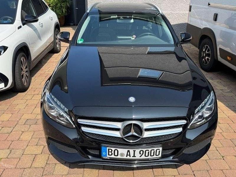 Schwarz Gebraucht 2017 Mercedes C220 Kombi | 18.990 € (Fairer Preis) - Bild 1/4