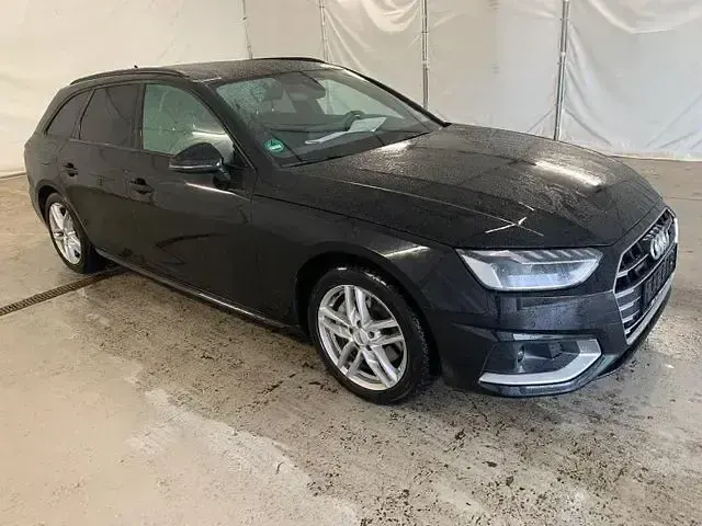 Gebraucht Audi A4 Advanced 204 PS (150 kW) 2023 Brillantschwarz Kombi