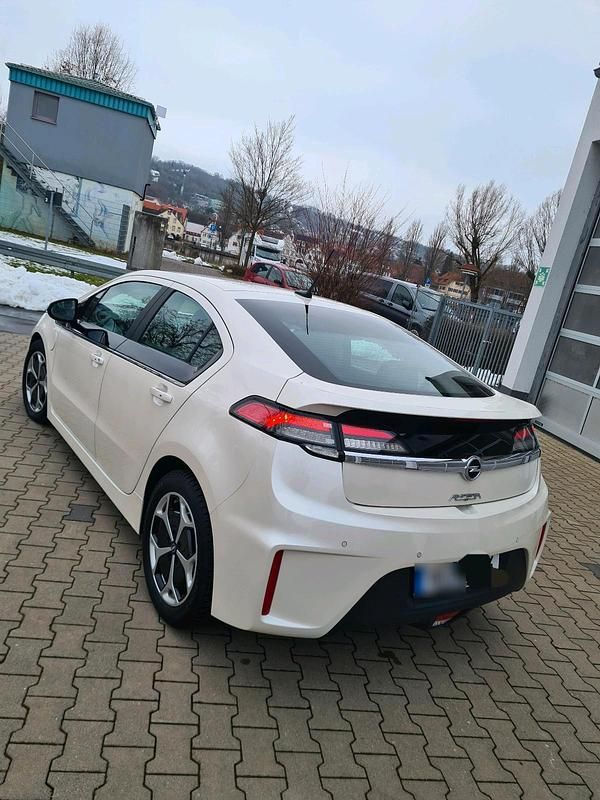 Second-hand Opel Ampera 150 CP (110 kW) 2012 Alb Hatchback