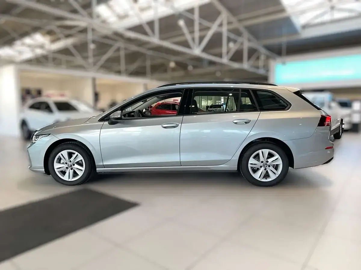 Gebraucht VW Golf VIII R 150 PS (110 kW) 2026 Silber Kombi