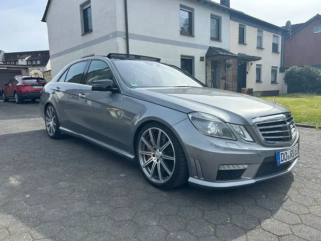 Gebraucht Mercedes E63 AMG AMG 557 PS (409 kW) 2012 Grau Limousine