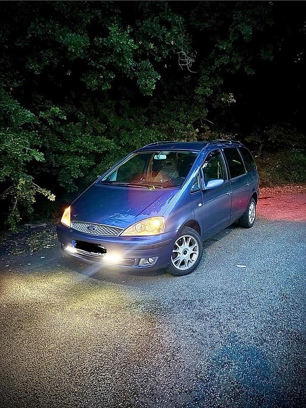 Blau Gebraucht 2006 Ford Galaxy Van / Kleinbus | 2.300 € (Fairer Preis) - Bild 1/4