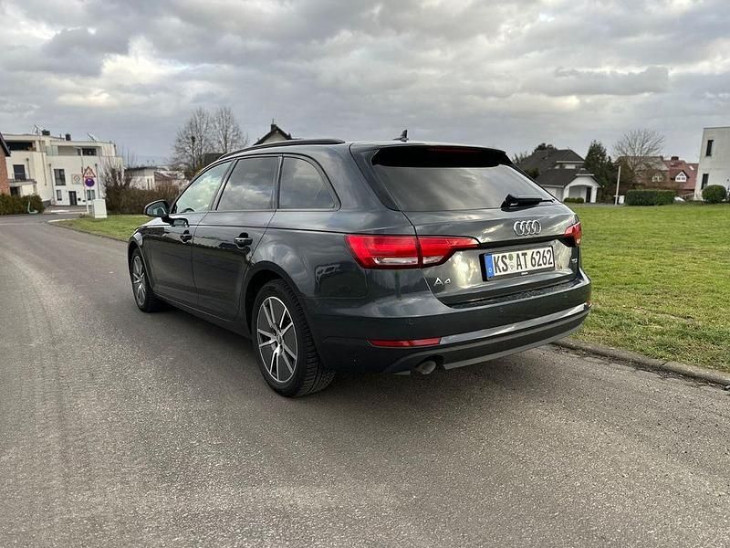 Gebraucht Audi A4 Ambiente 150 PS (110 kW) 2017 Grau Kombi