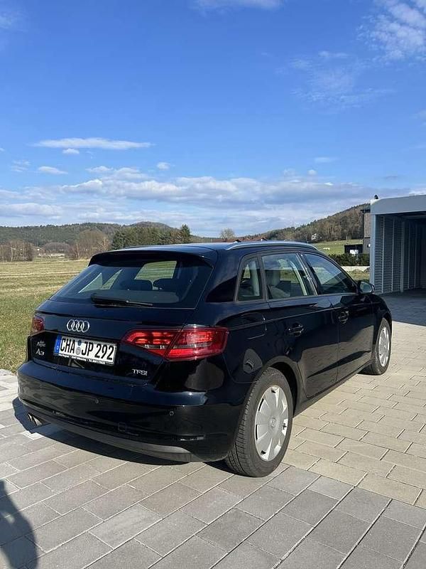 Gebraucht Audi A3 Attraction 125 PS (91 kW) 2015 Schwarz Kleinwagen