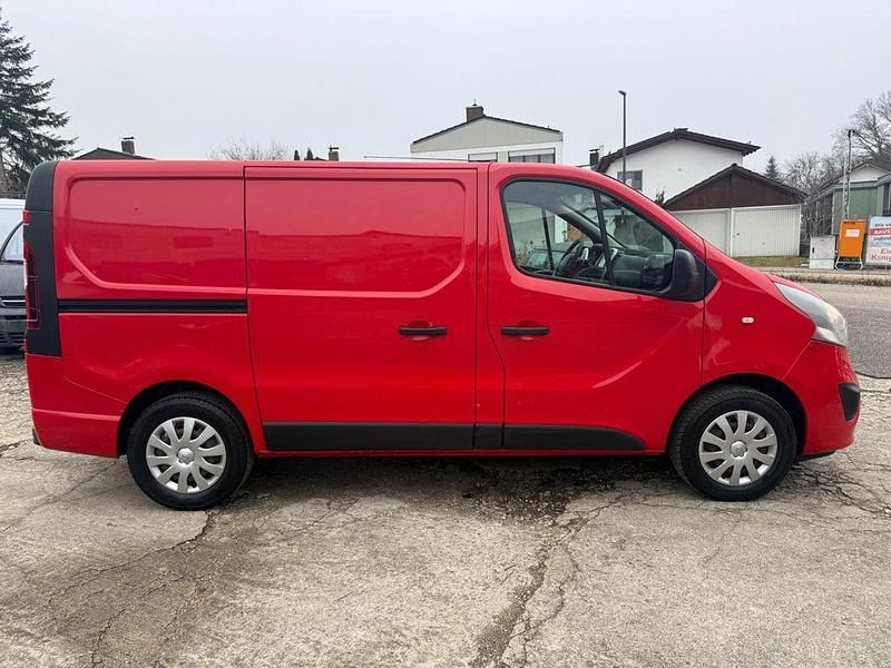 Gebraucht Opel Vivaro 120 PS (88 kW) 2015 Rot Van / Kleinbus