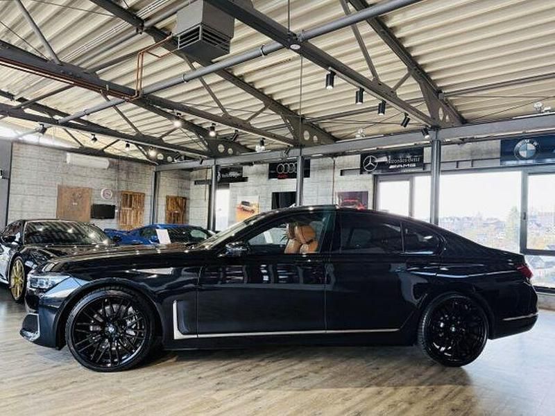 Gebraucht BMW 750 Shadowline 530 PS (389 kW) 2021 Black sapphire metallic Limousine