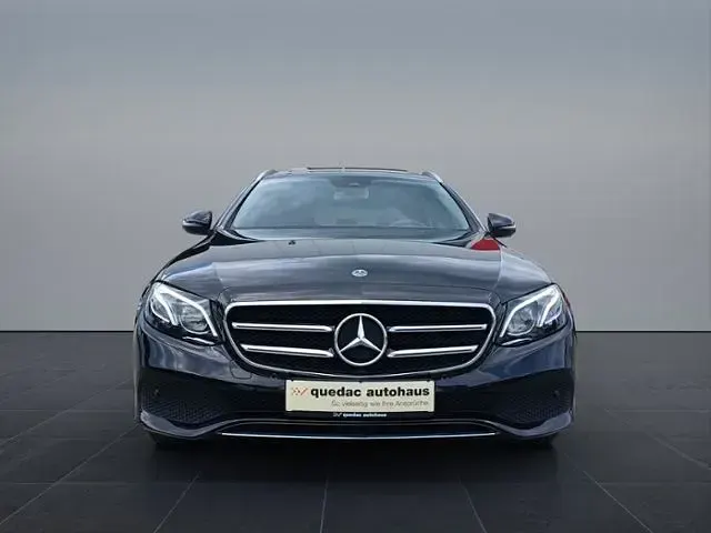 Gebraucht Mercedes E300 258 PS (189 kW) 2019 Schwarz Limousine