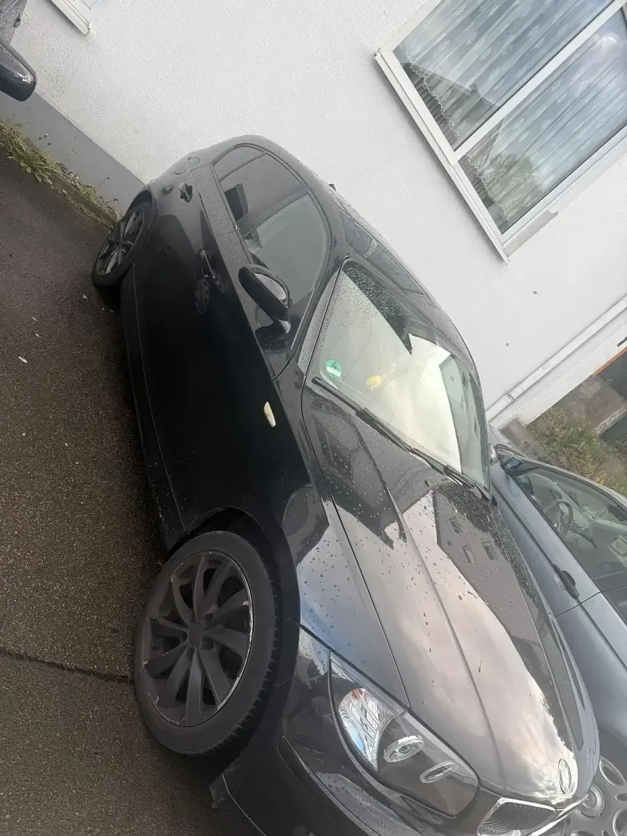 Gebraucht BMW 120 177 PS (130 kW) 2008 Schwarz Kleinwagen