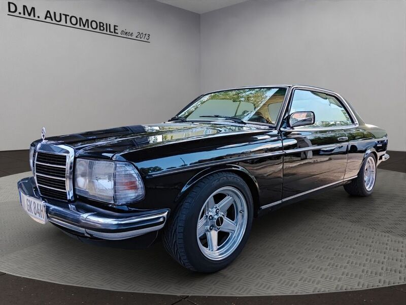 Schwarz Gebraucht 1984 Mercedes 230 Coupé | 13.990 € - Bild 1/4