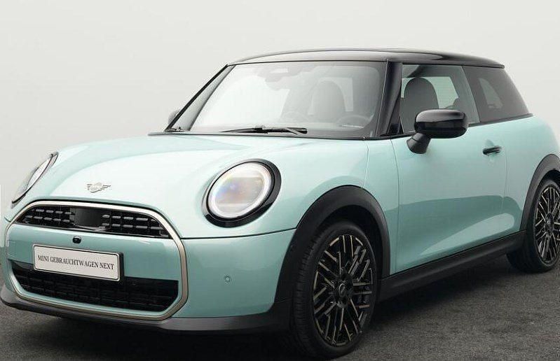 Gebraucht Mini Cooper Favoured 156 PS (114 kW) 2025 Grün Kleinwagen