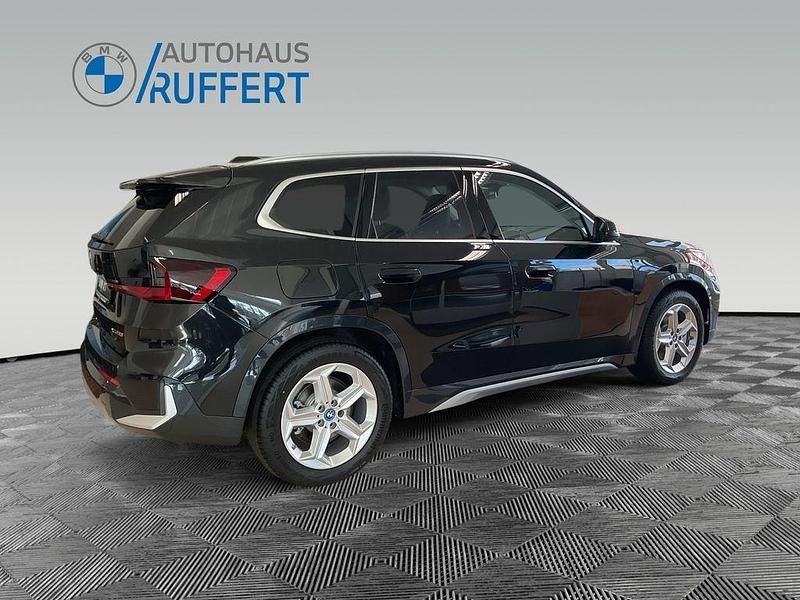 Ny BMW iX1 xLine 230 kW (313 HK) 2025 Sort SUV